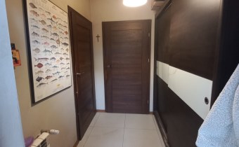 Sień z lewej strony kotłownia