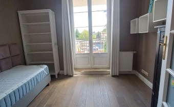 sypialnia nr1  z wyjściem na balkon