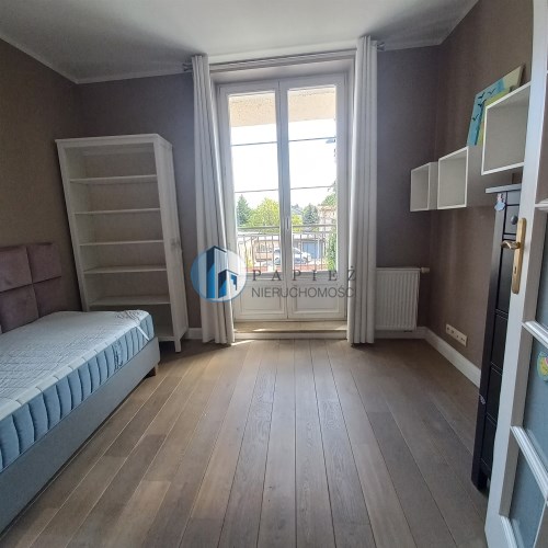 sypialnia nr1  z wyjściem na balkon