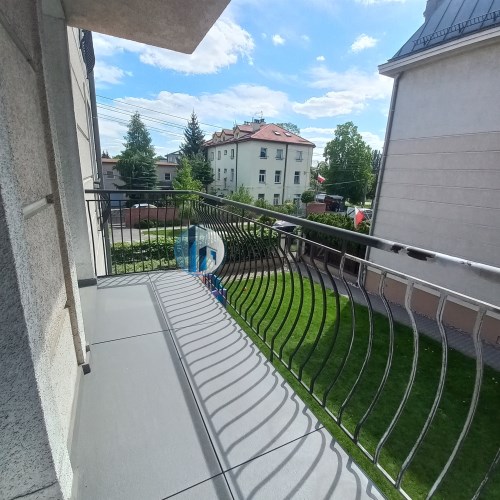 balkon  nr 1 z salonu- widok na patio