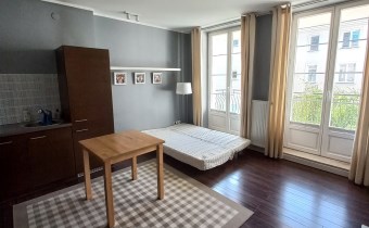 kawalarka inwestycyjna /  salon z aneksem kuchenny